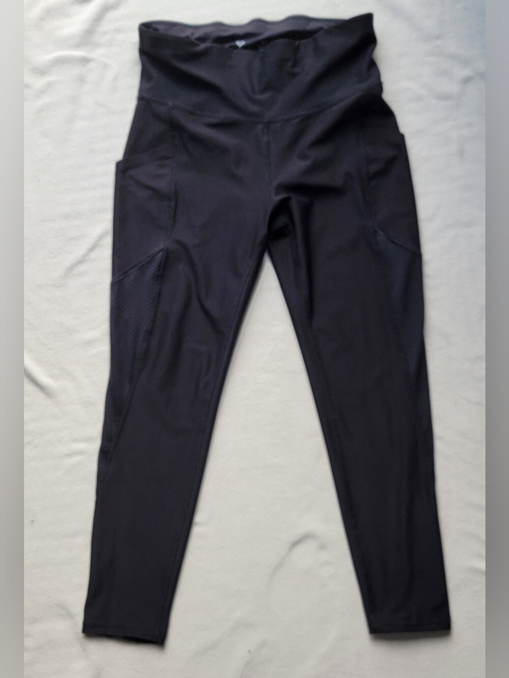 Xersion Black High-Rise Leggings with Side Pockets - Picture 3 of 13
